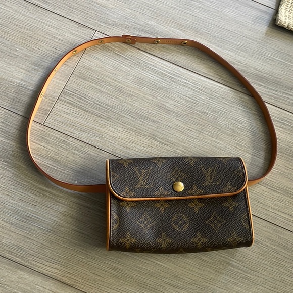 Louis Vuitton Handbags - Louis Vuitton Monogram Pochette Florentine Staff Belt Bag